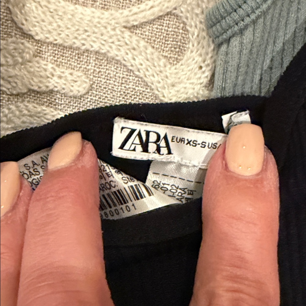 Zara Black and light green fitted tops - Picture 3 of 7